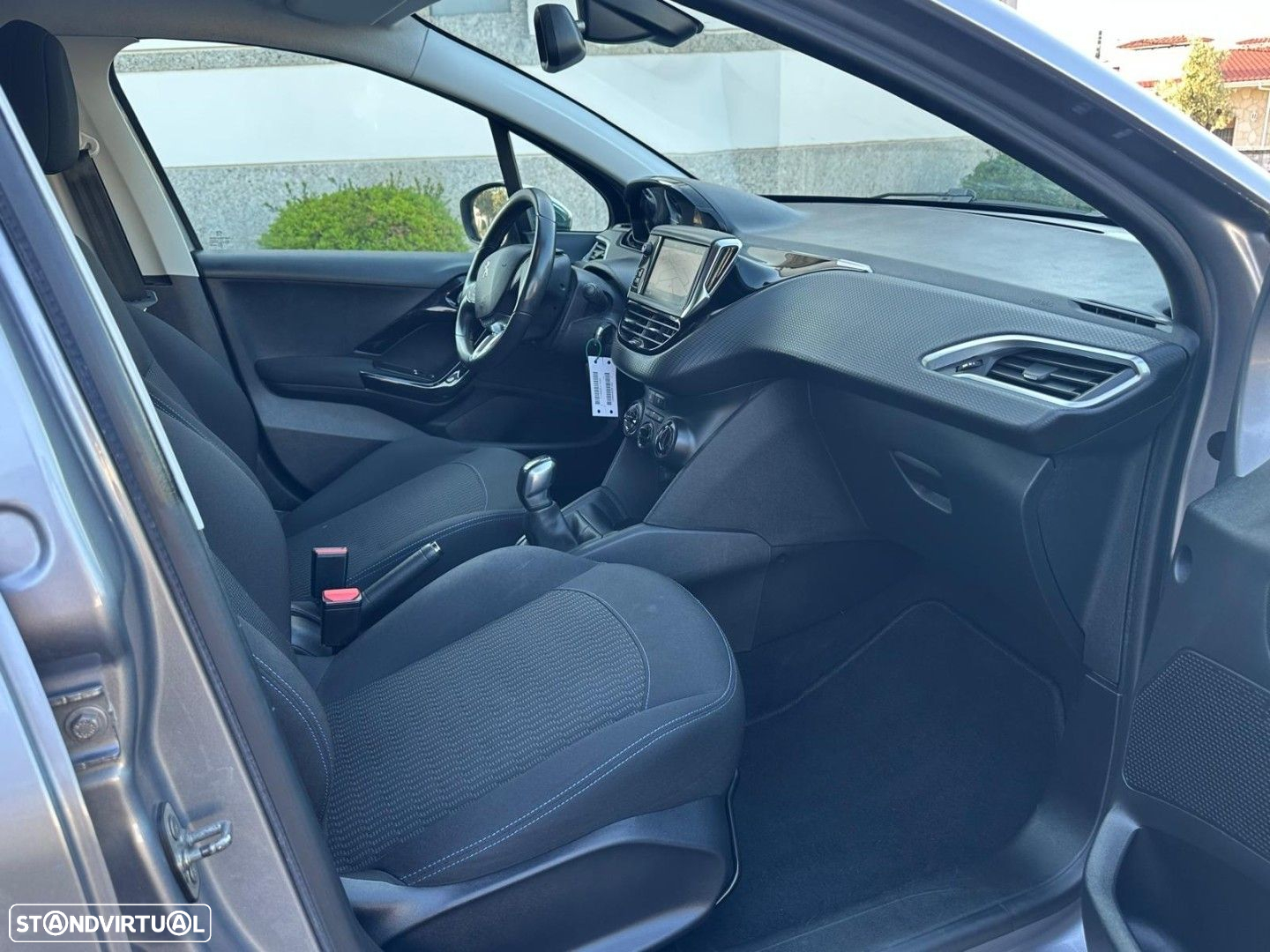 Peugeot 208 1.5 BlueHDi Signature - 16