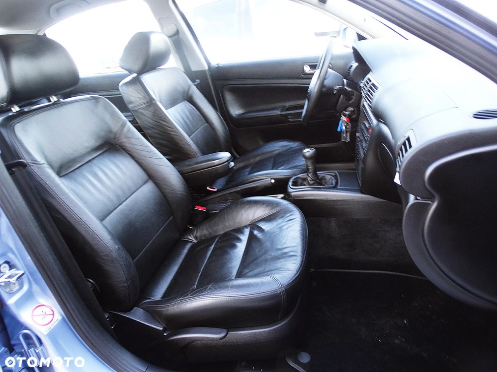 Volkswagen Passat 1.8T Comfortline - 28