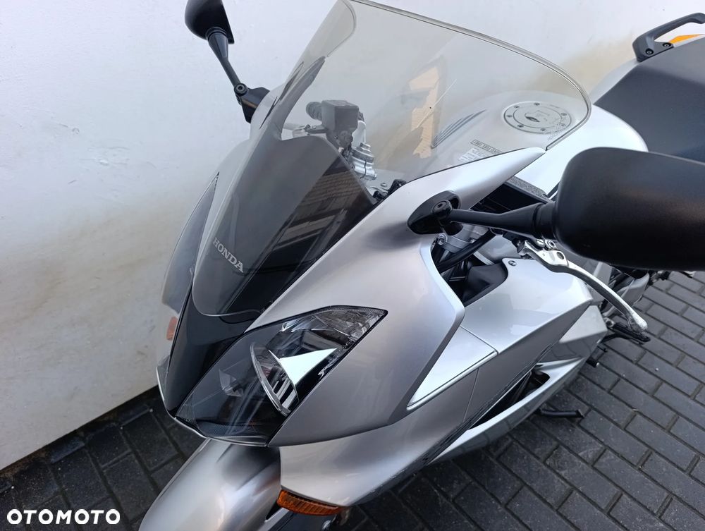 Honda VFR - 11