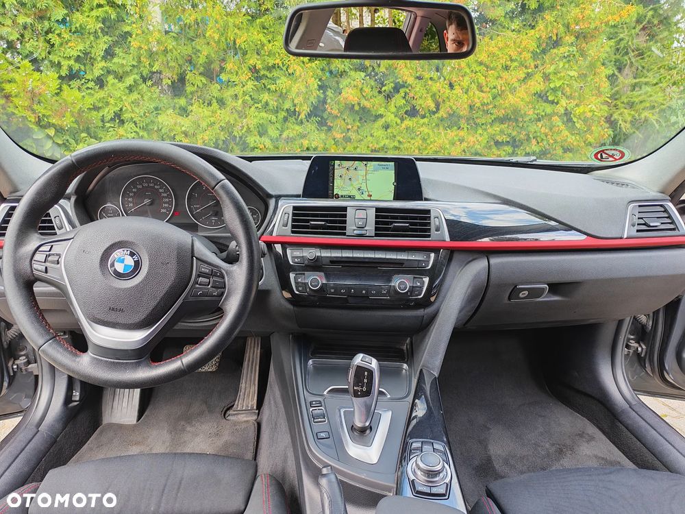 BMW Seria 3 320d Sport Line - 10