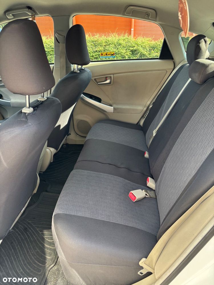 Toyota Prius 1.8 Hybrid Premium - 16