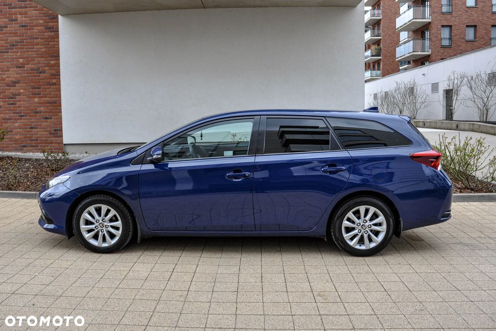 Toyota Auris - 2