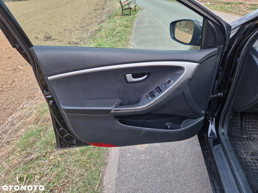 Hyundai i30 1.6 CRDi BlueDrive Go - 16