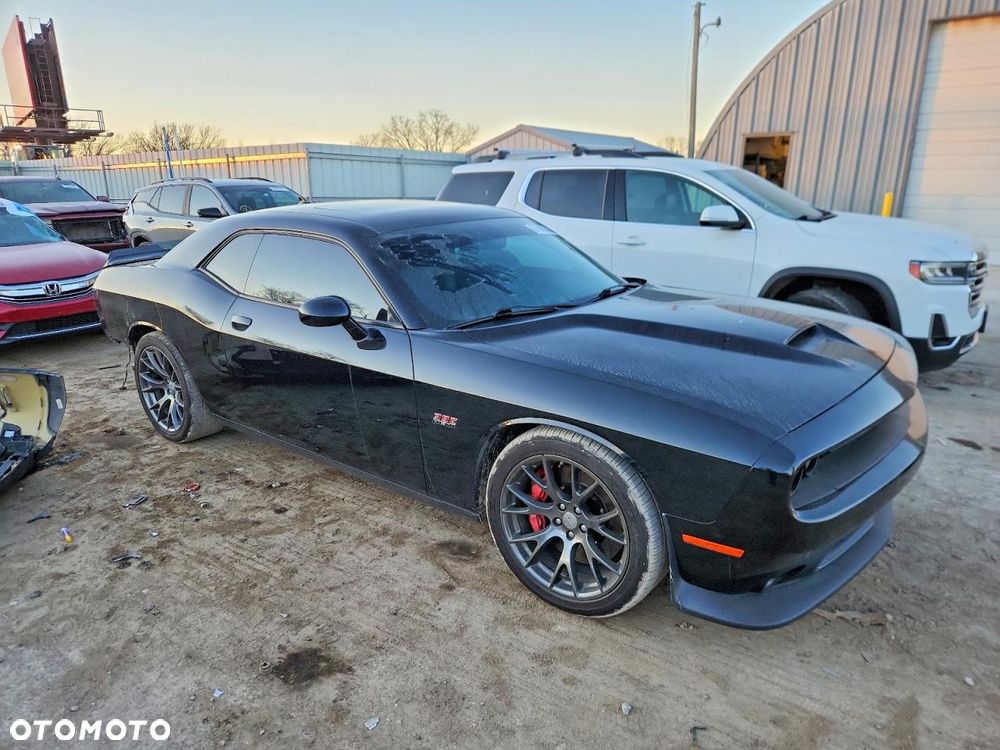 Dodge Challenger - 1