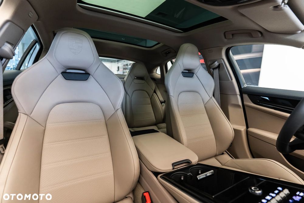 Porsche Panamera 4S E-Hybrid PHEV - 37