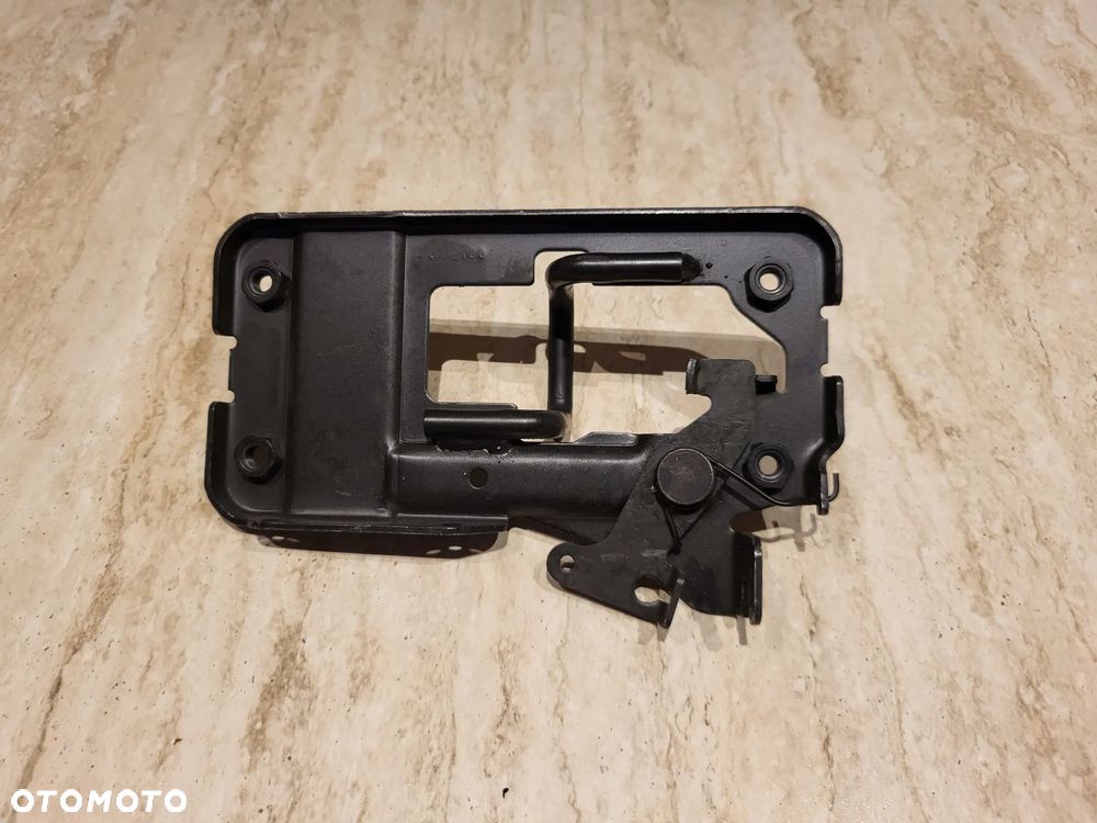 ZAMEK POKRYWY SILNIKA FELICIA M98 DOLNY (S0709) - 3