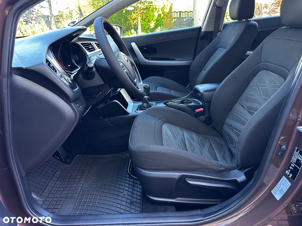 Kia Ceed 1.4 CVVT Attract - 30