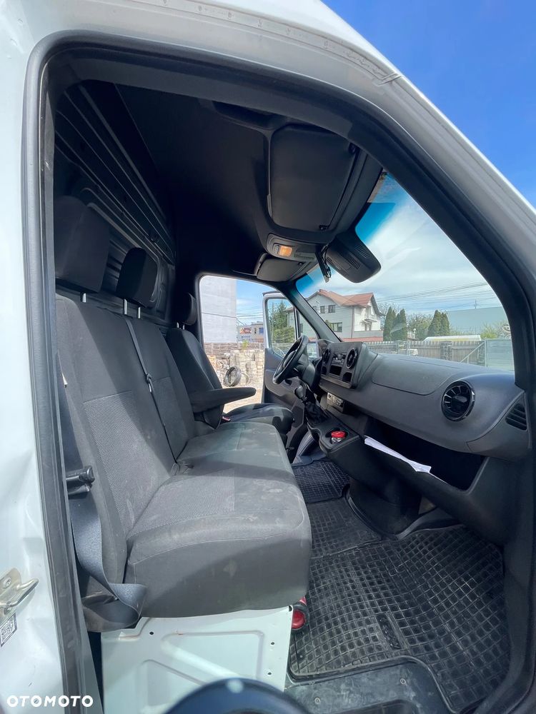 Mercedes-Benz Sprinter 907.223 - 13