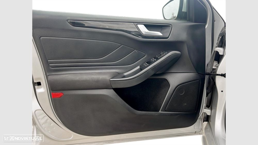 Ford Focus 1.0 EcoBoost MHEV ST-Line - 12