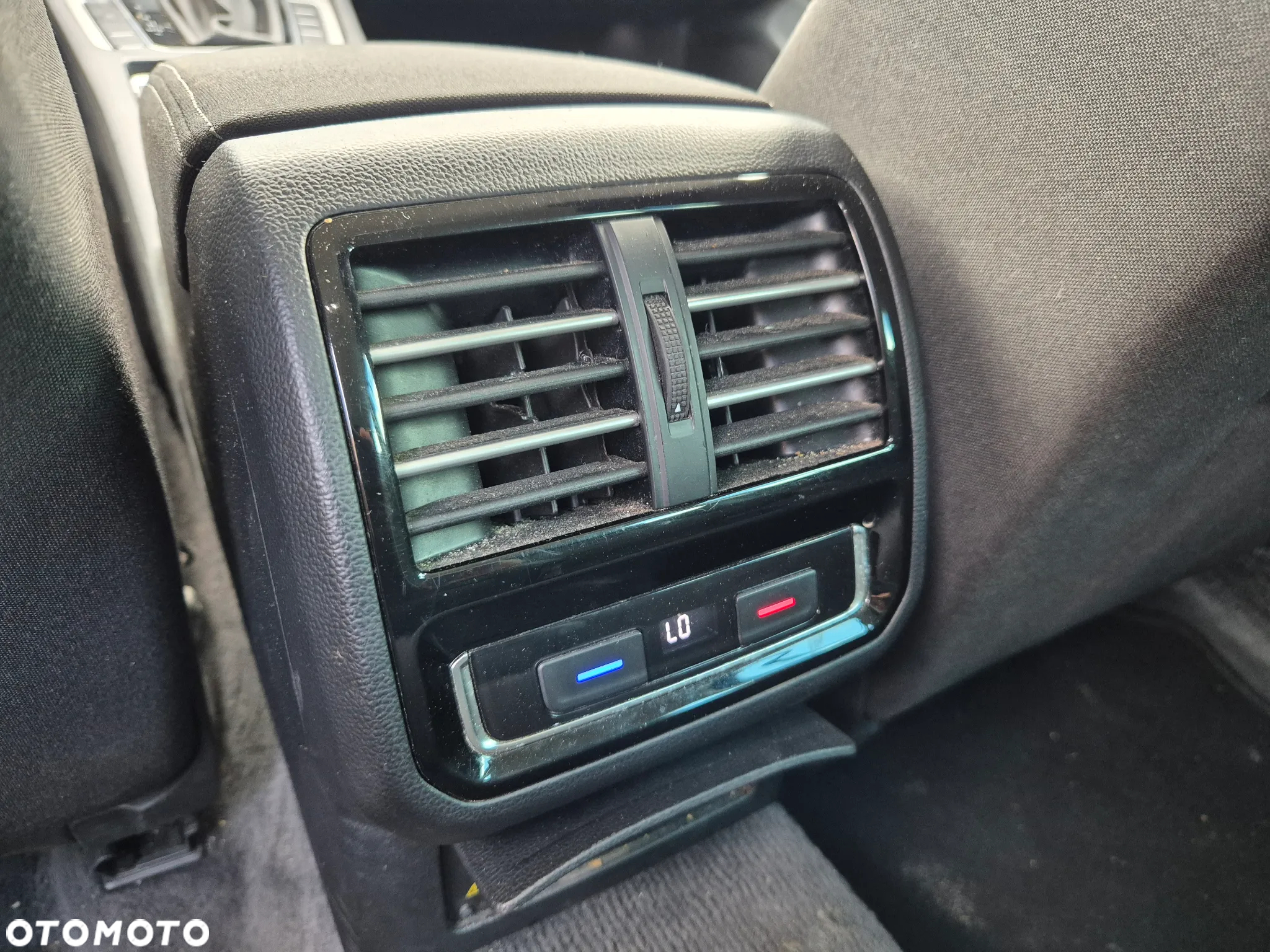 Volkswagen Passat - 25