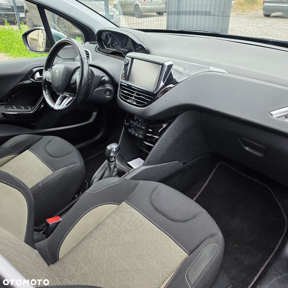 Peugeot 208 1.2 PureTech Style - 7