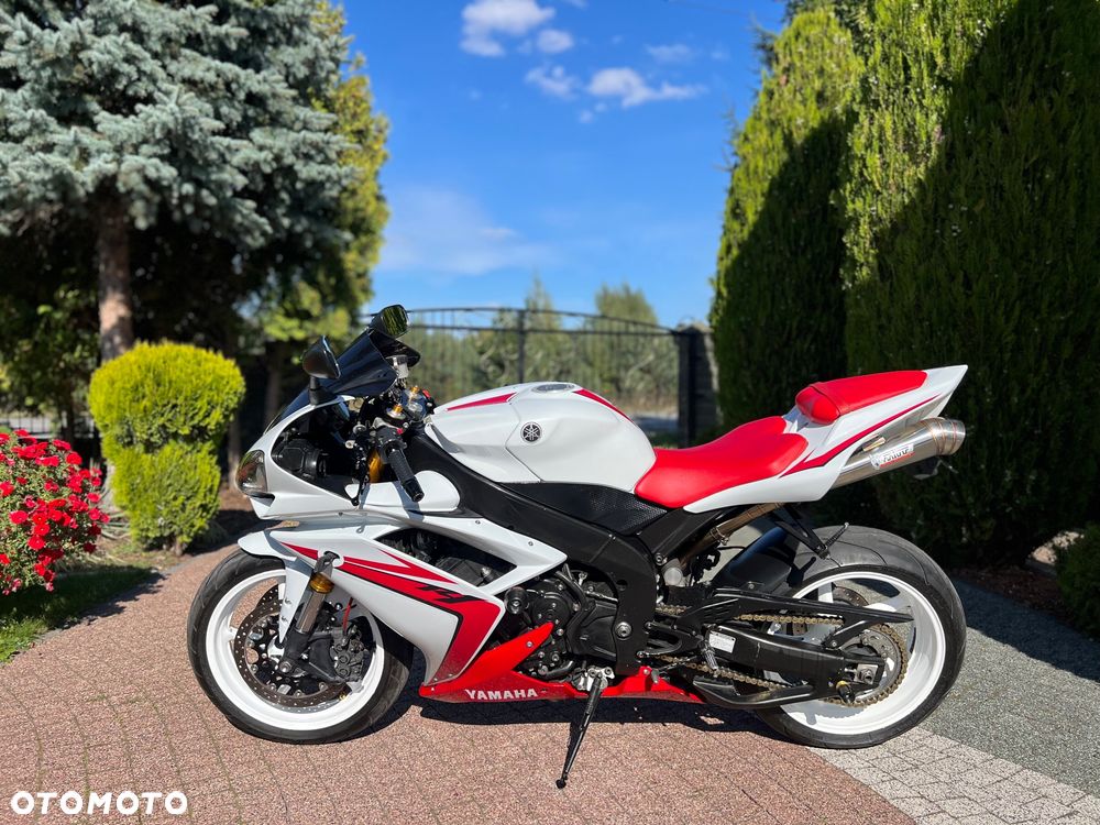 Yamaha R1 - 21