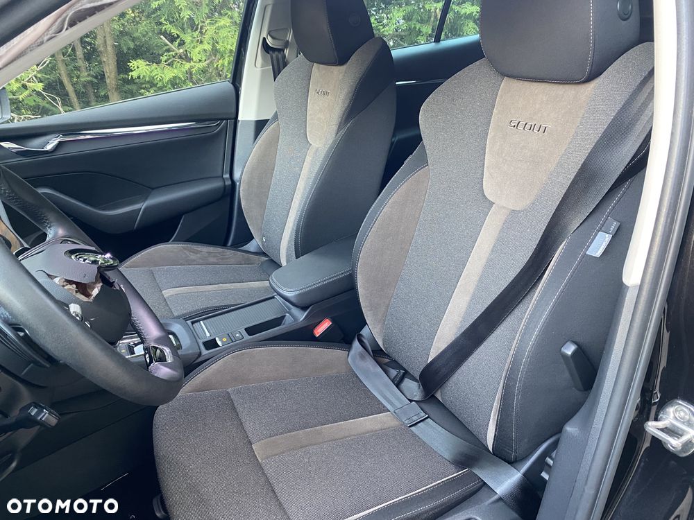 Skoda Octavia 2.0 TDI 4x4 Scout DSG - 7