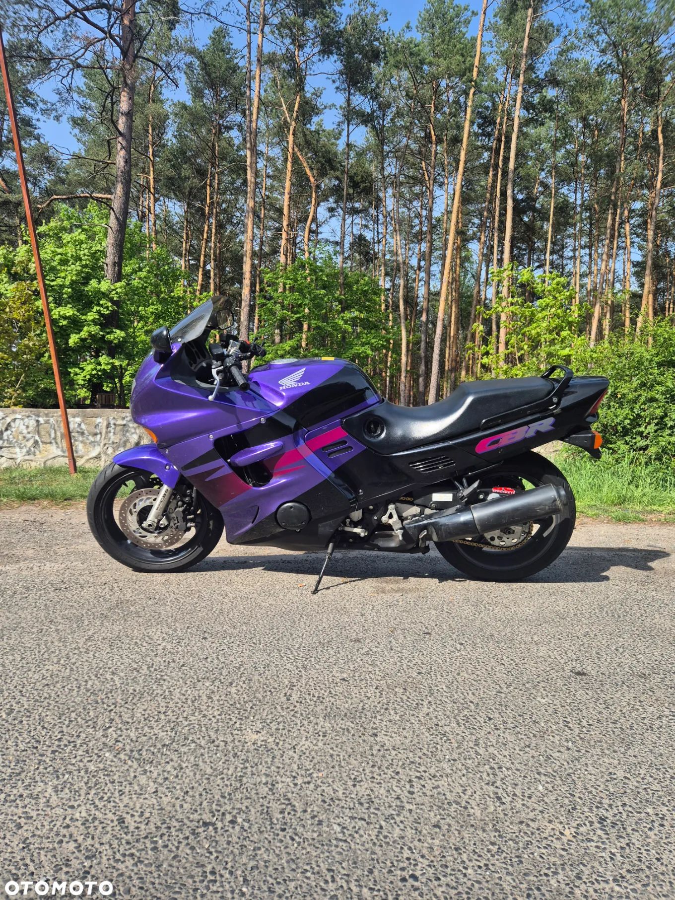 Honda CBR - 1
