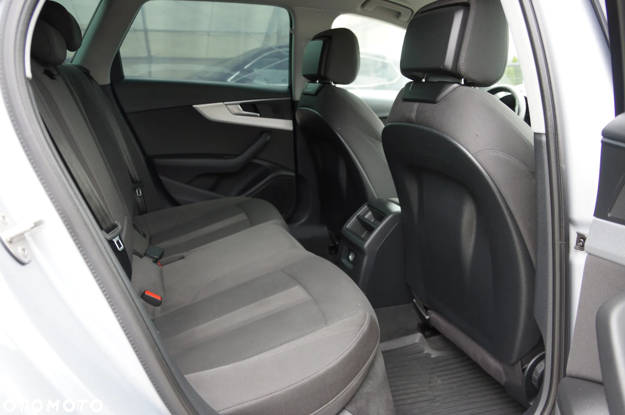 Audi A4 Avant 2.0 TDI quattro - 29
