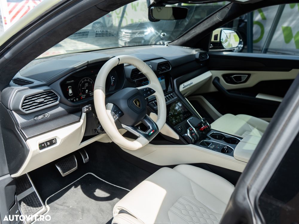Lamborghini URUS - 27