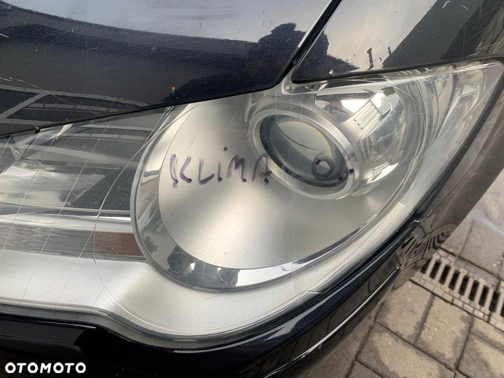 Volkswagen Touran 2.0 TDI DPF Comfortline - 36