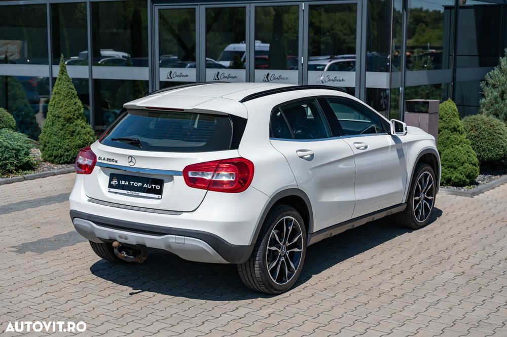 Mercedes-Benz GLA 200 d - 13