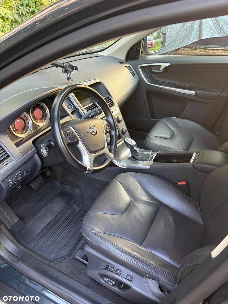 Volvo XC 60 D4 Geartronic Summum - 9