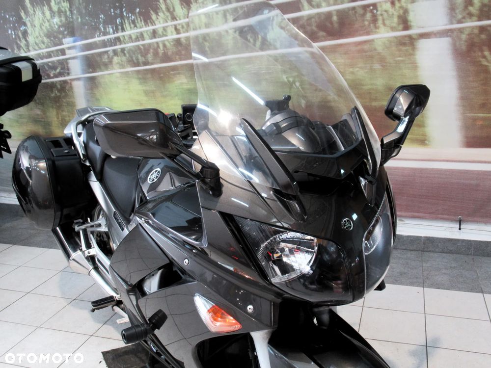 Yamaha FJR - 17