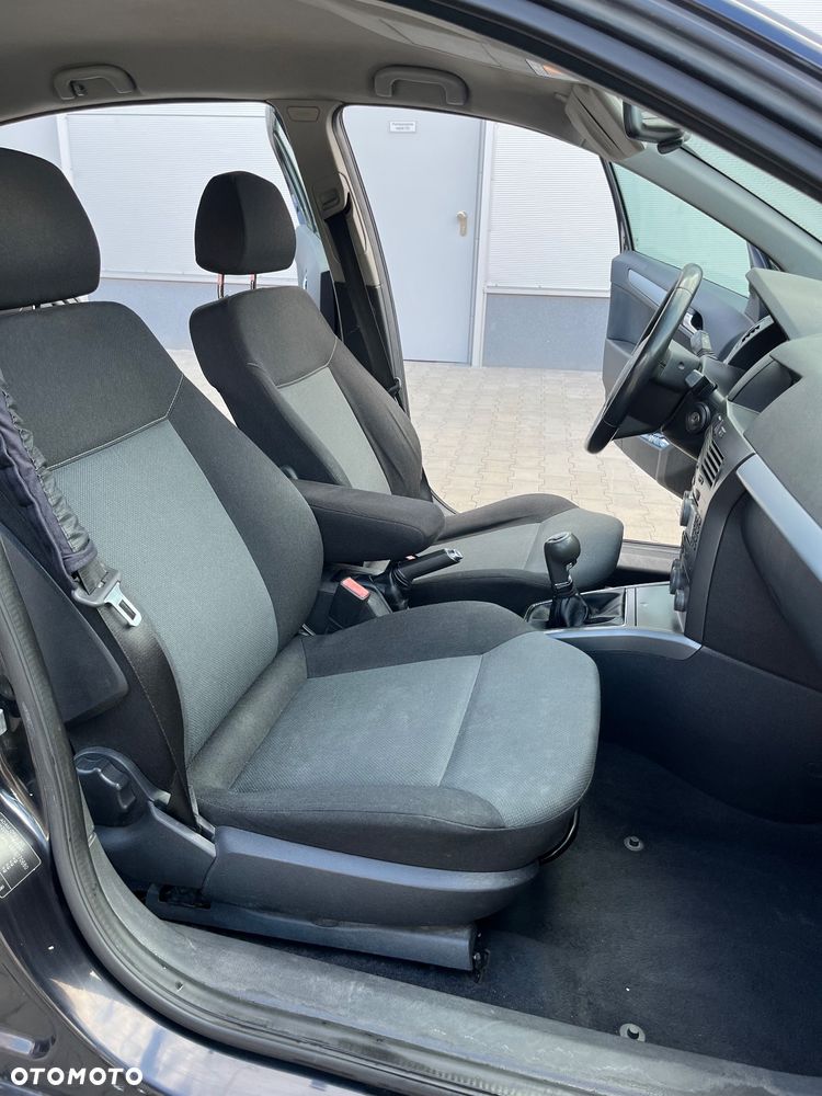 Opel Astra III 1.9 CDTI Cosmo - 26