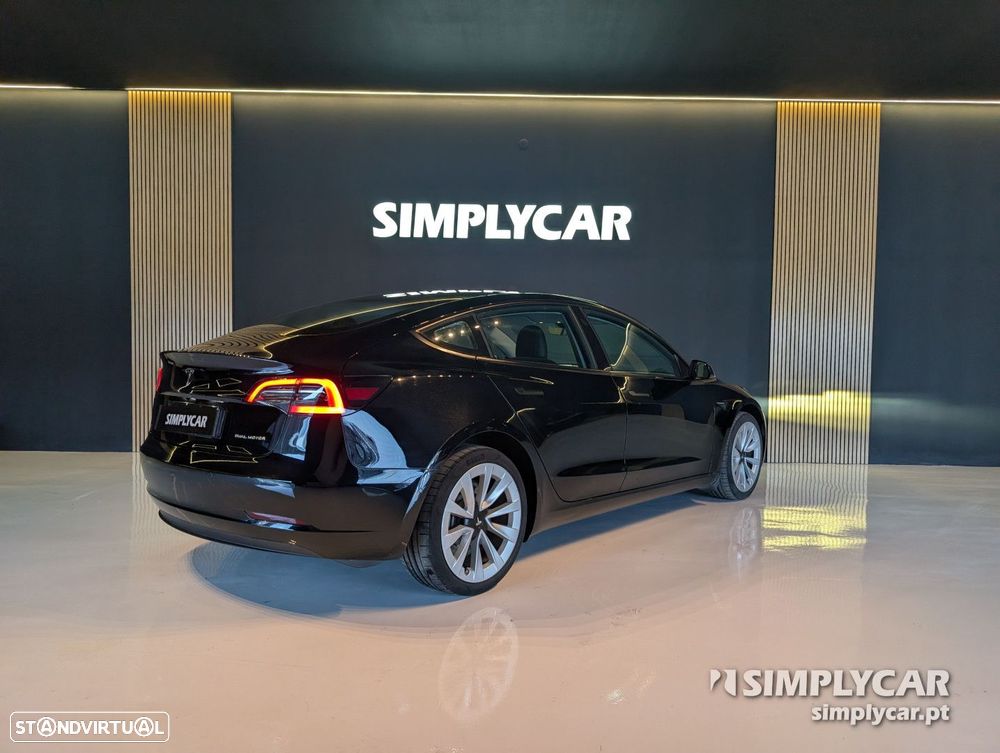 Tesla Model 3 - 4