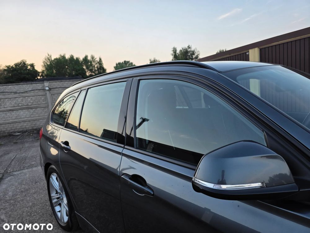 BMW Seria 3 320d - 33