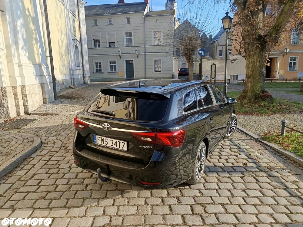 Toyota Avensis 1.8 Premium - 28