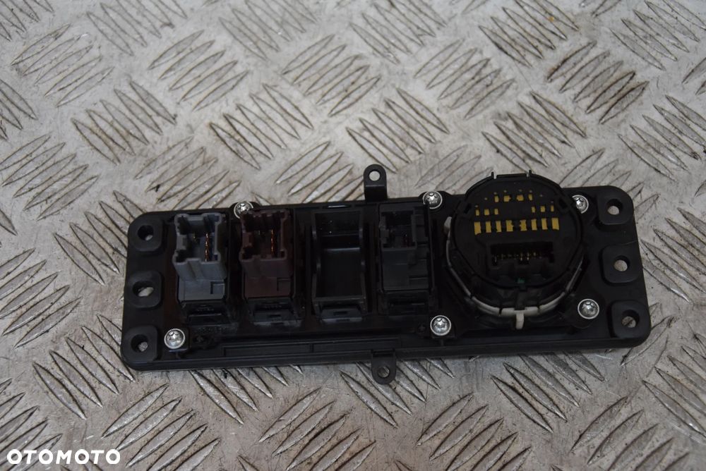 NISSAN NAVARA D40 PRZEĄCZNIK PRZEŁĄCNIKI GRZANIA FOTELI NAPĘDU KPL. PANEL - 2