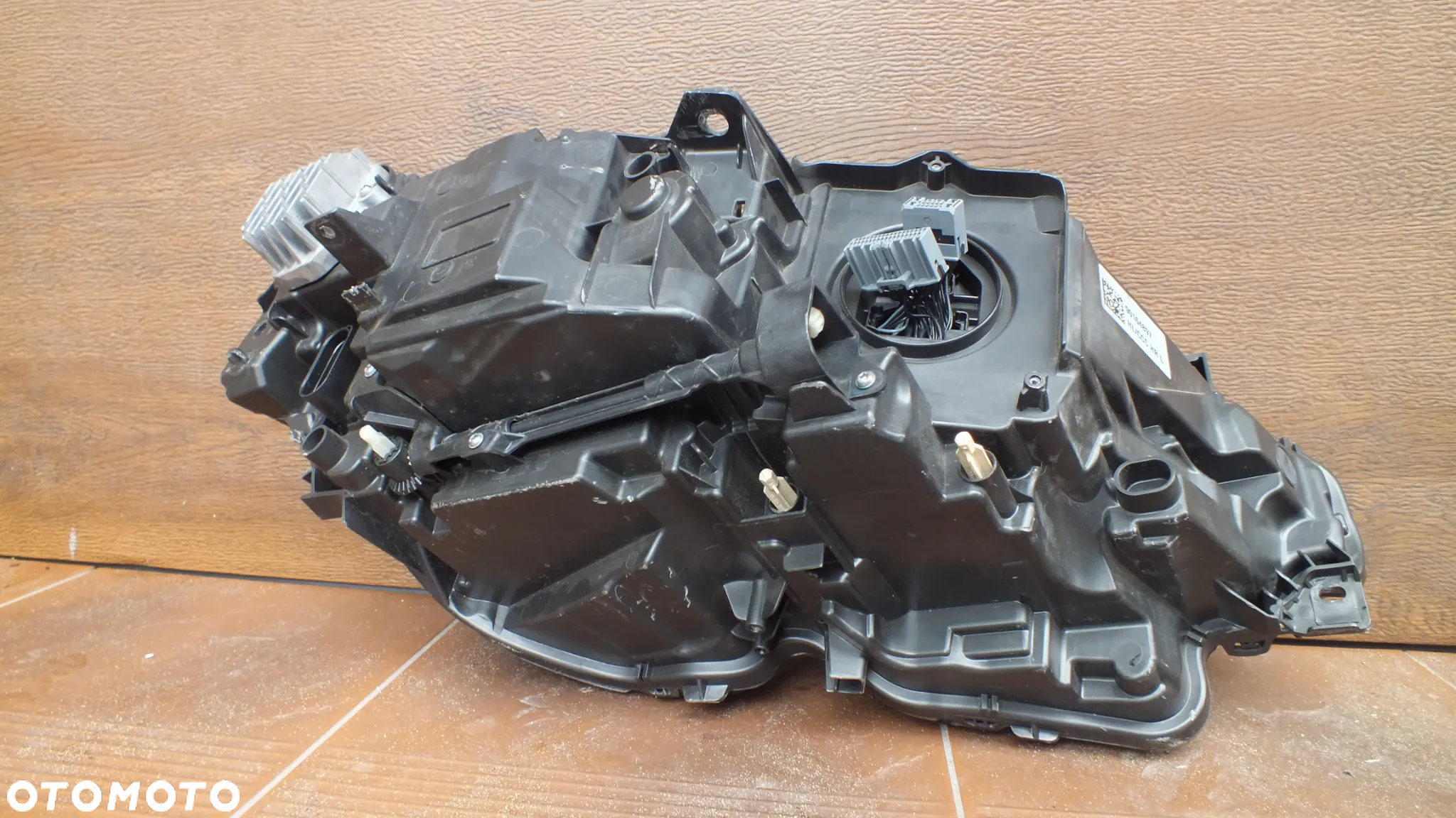 Lampa przednia lewa Volvo V90 Fulled 31689195 - 10