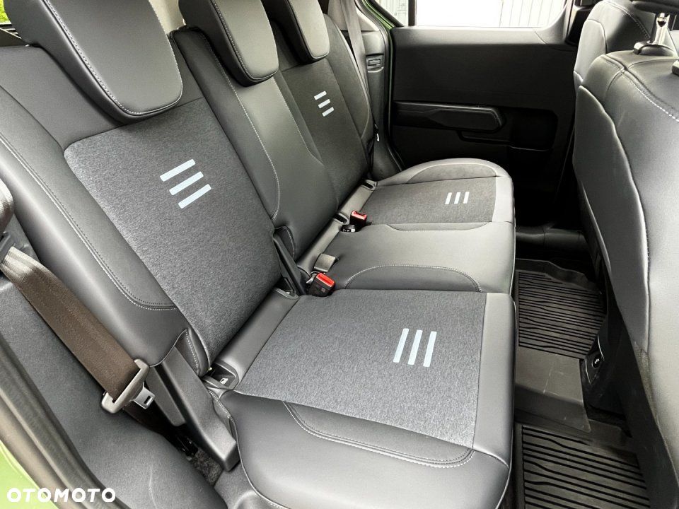 Ford Tourneo Courier - 21