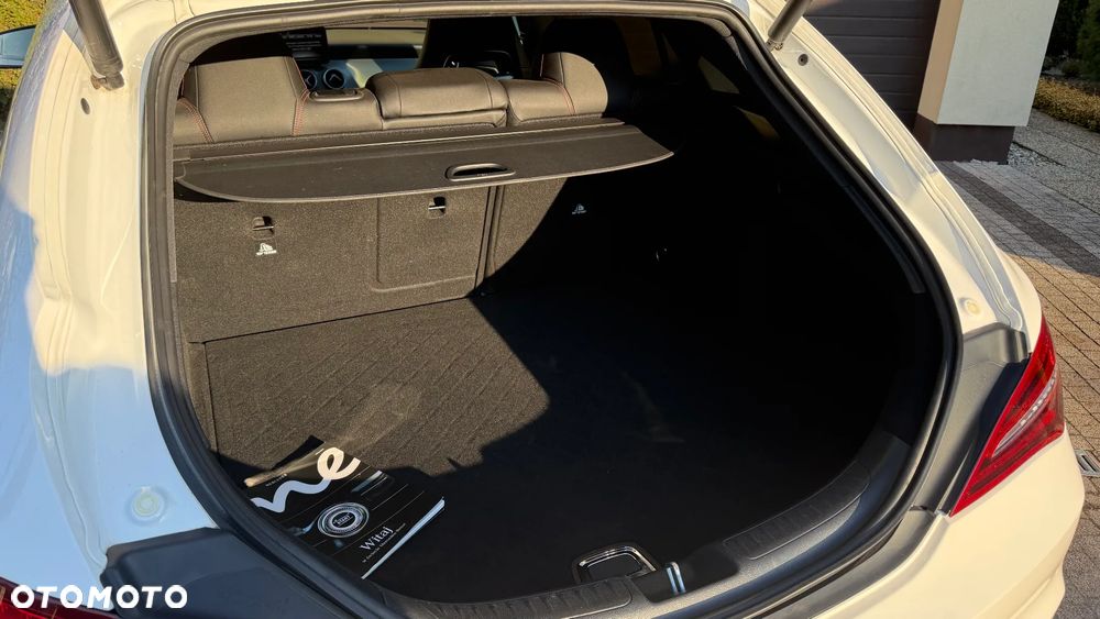 Mercedes-Benz CLA 200 7G-DCT AMG Line - 6