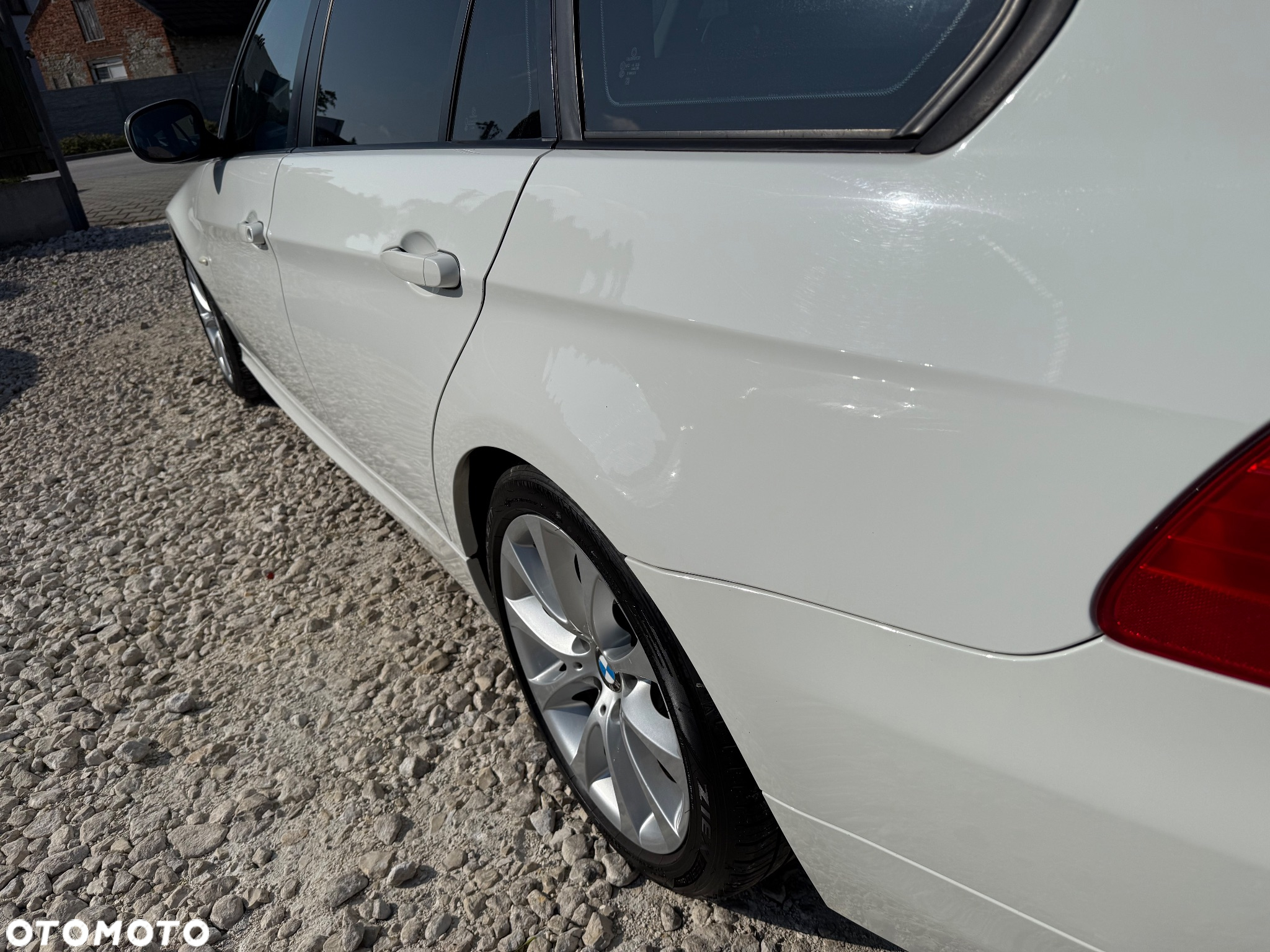 BMW Seria 3 318d DPF Touring Edition Exclusive - 14