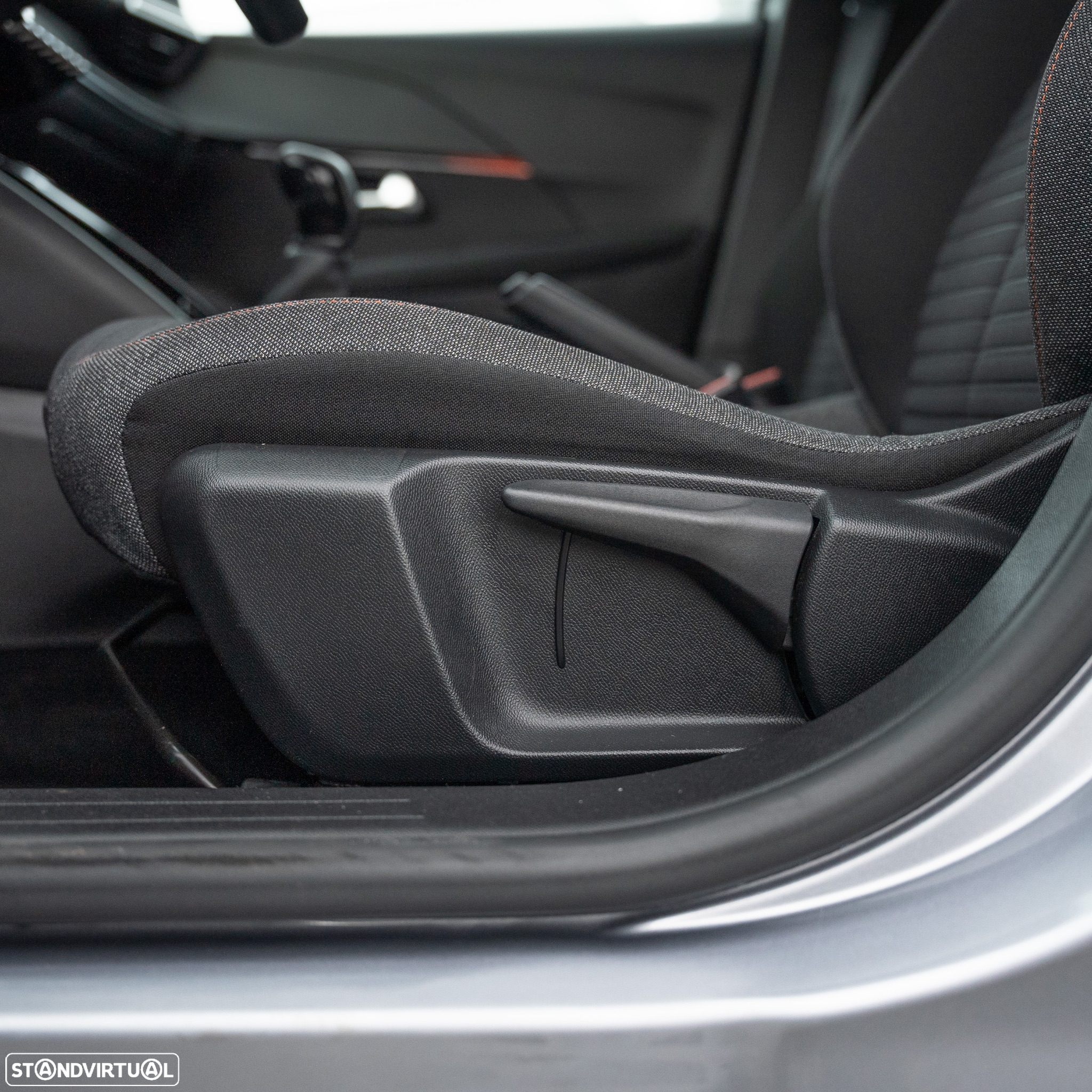 Peugeot 208 1.2 PureTech Active - 20