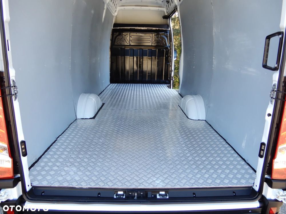 Iveco Daily 35S18 3.0 HPI 180 KM POWER Furgon Blaszak XXL 4.70 CM MAXI LONG Wysokość H3 2150 mm WZMACNIANE ZAWIESZENIE 1024 Kg Ładowność HAK 3500 Kg 50 Tys Km ASO Serwis Stan NOWY UNIKAT OKAZJA - 22
