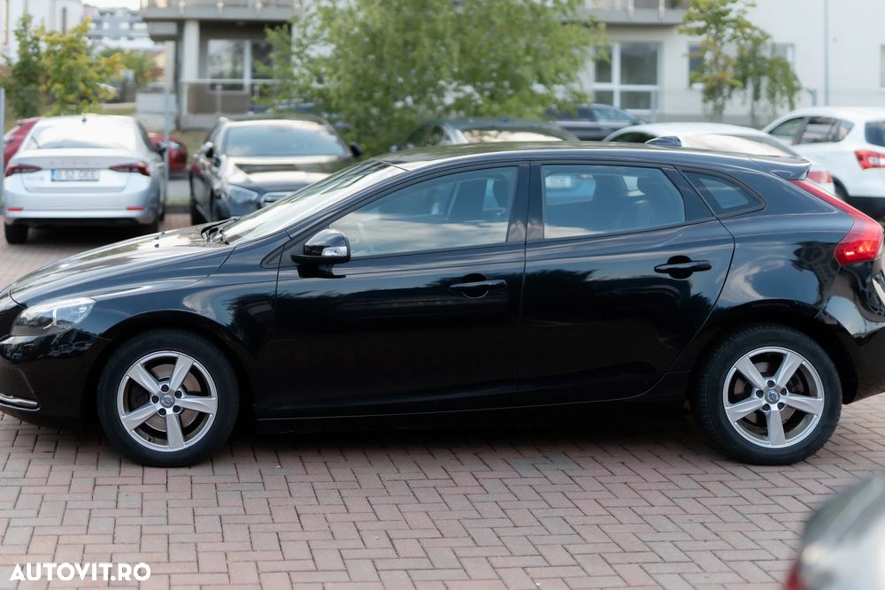 Volvo V40 T4 Powershift Momentum - 3