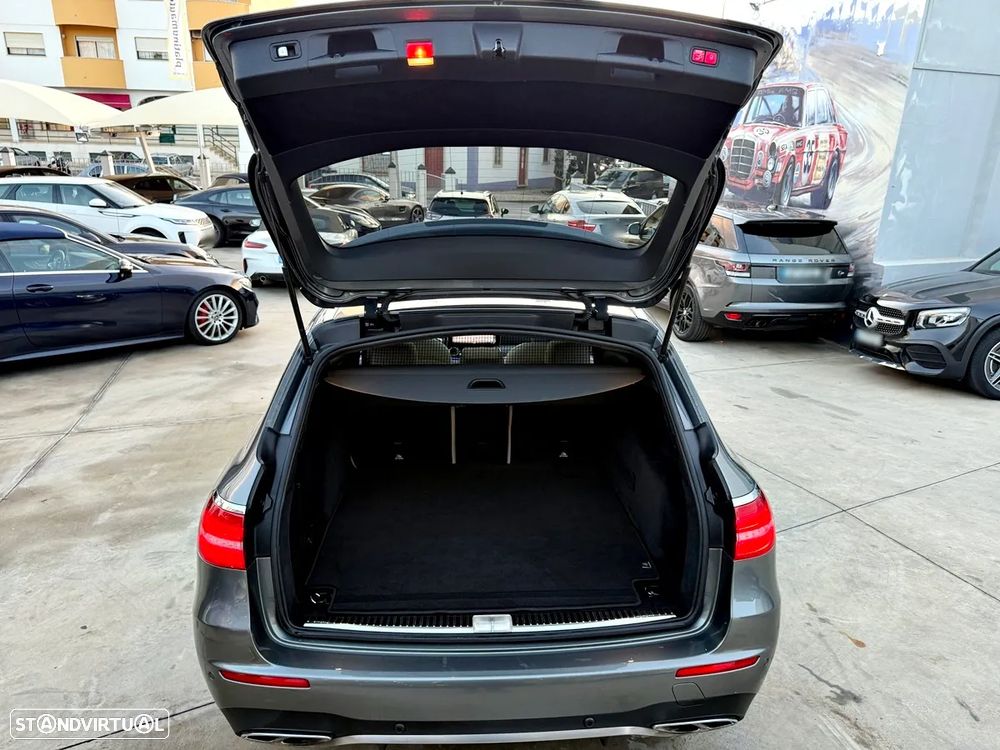 Mercedes-Benz E 43 AMG 4Matic 9G-TRONIC - 38