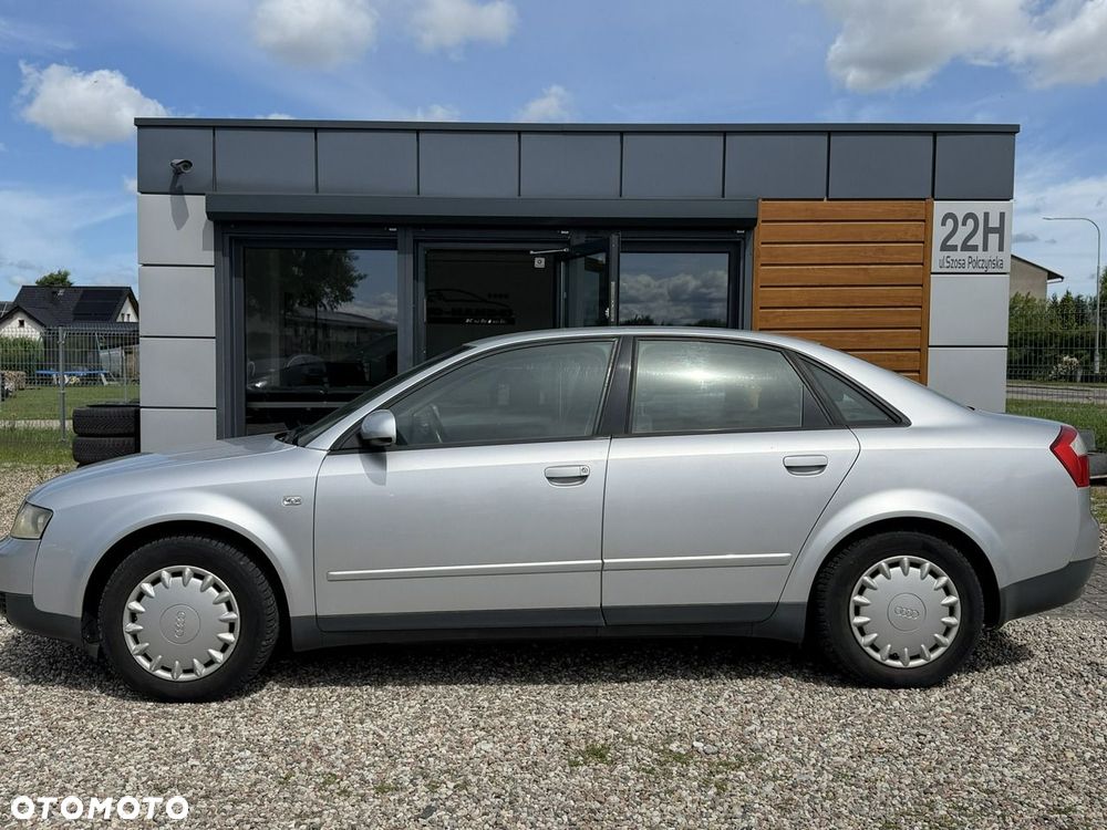Audi A4 Limousine - 5