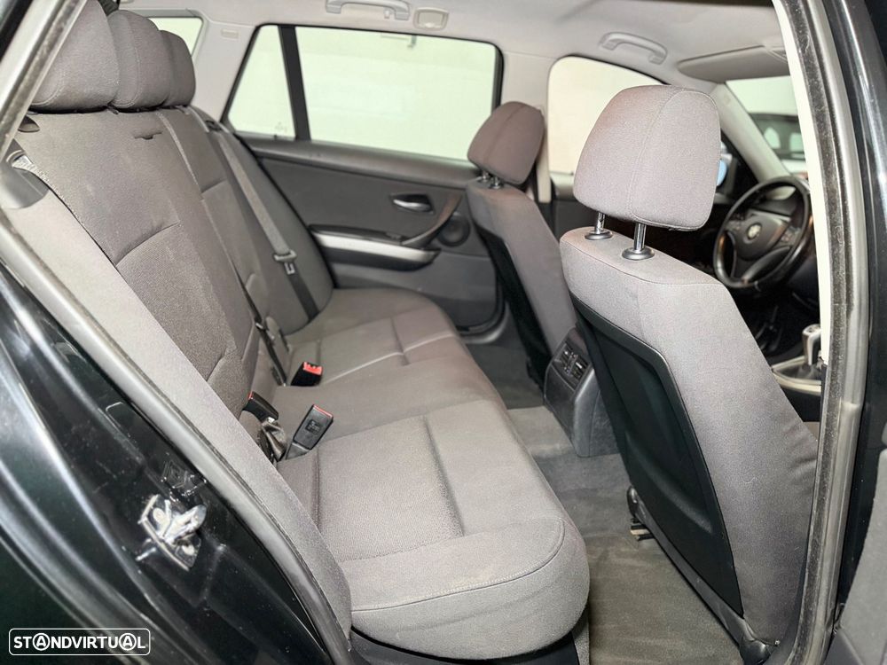 BMW 318 d Navigation Sport - 10