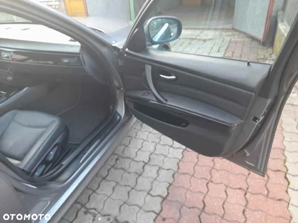 BMW Seria 3 320d - 5