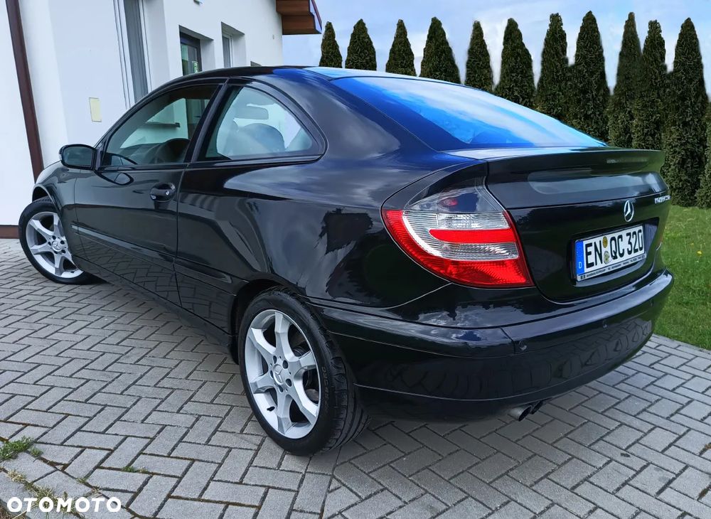 Mercedes-Benz Klasa C 180 Kompressor Automatik Avantgarde Sport Edition - 2