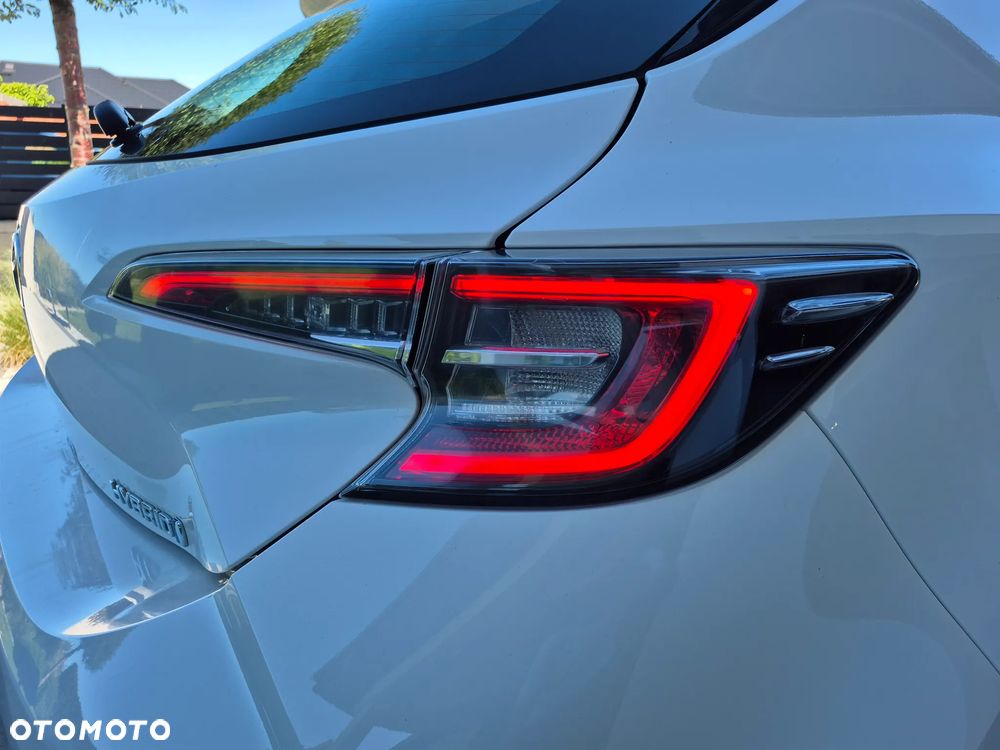 Toyota Corolla 1.8 Hybrid Comfort - 22
