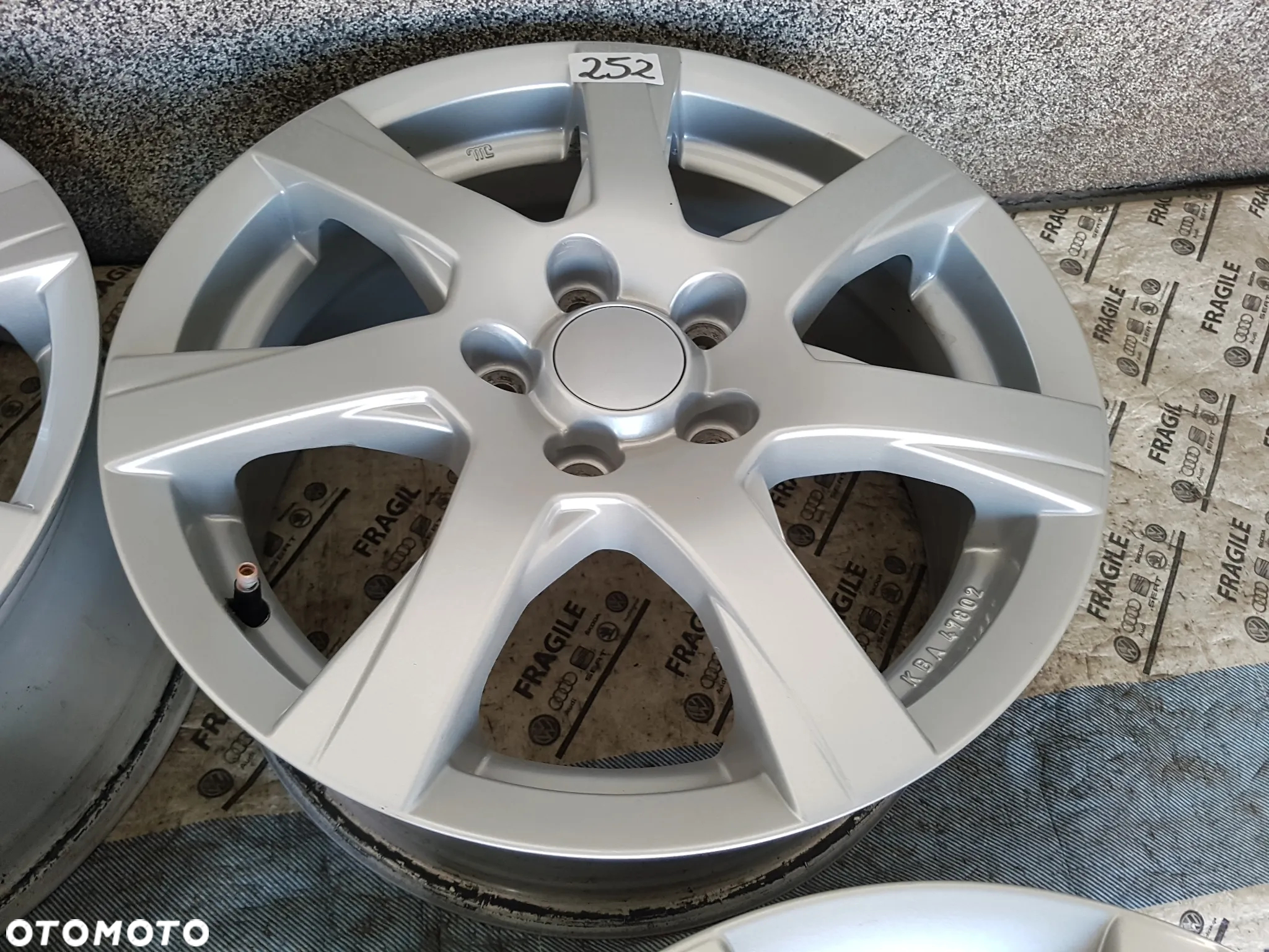 FELGI ALU VW GOLF V VI VII TOURAN T-ROC CADDY SKODA OCTAVIA 5x112 6,5JX16 ET50 - 17