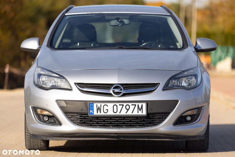 Opel Astra 2013 photo 2