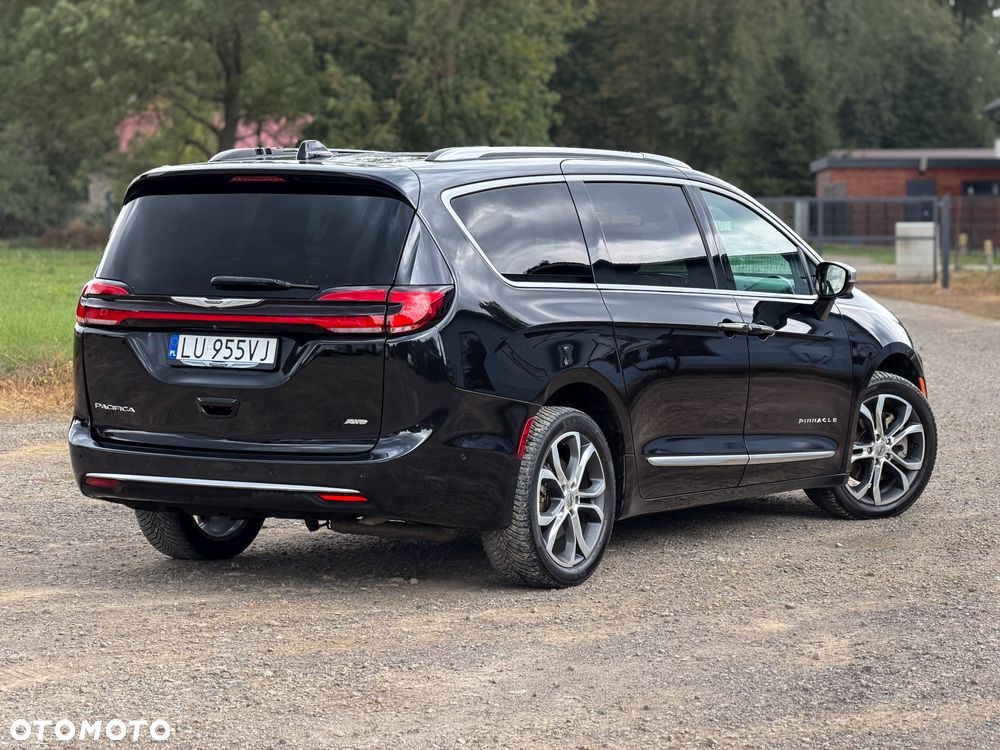 Chrysler Pacifica - 4
