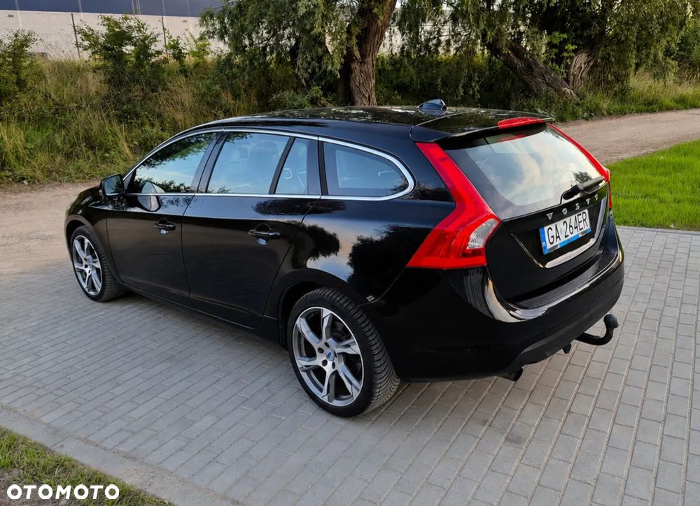 Volvo V60 D3 Geartronic Summum - 3