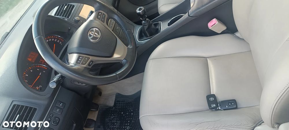 Toyota Avensis 2.2 D-4D Sol plus Premium - 13