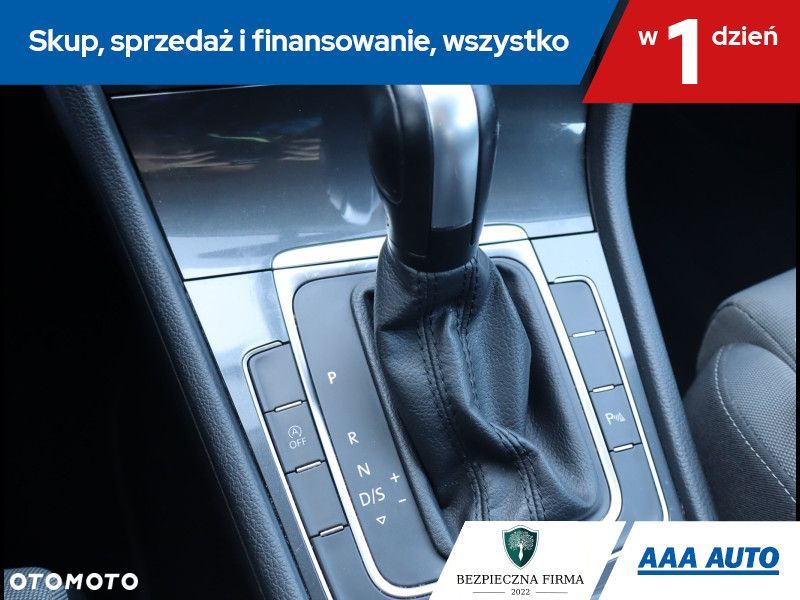 Volkswagen Golf - 17