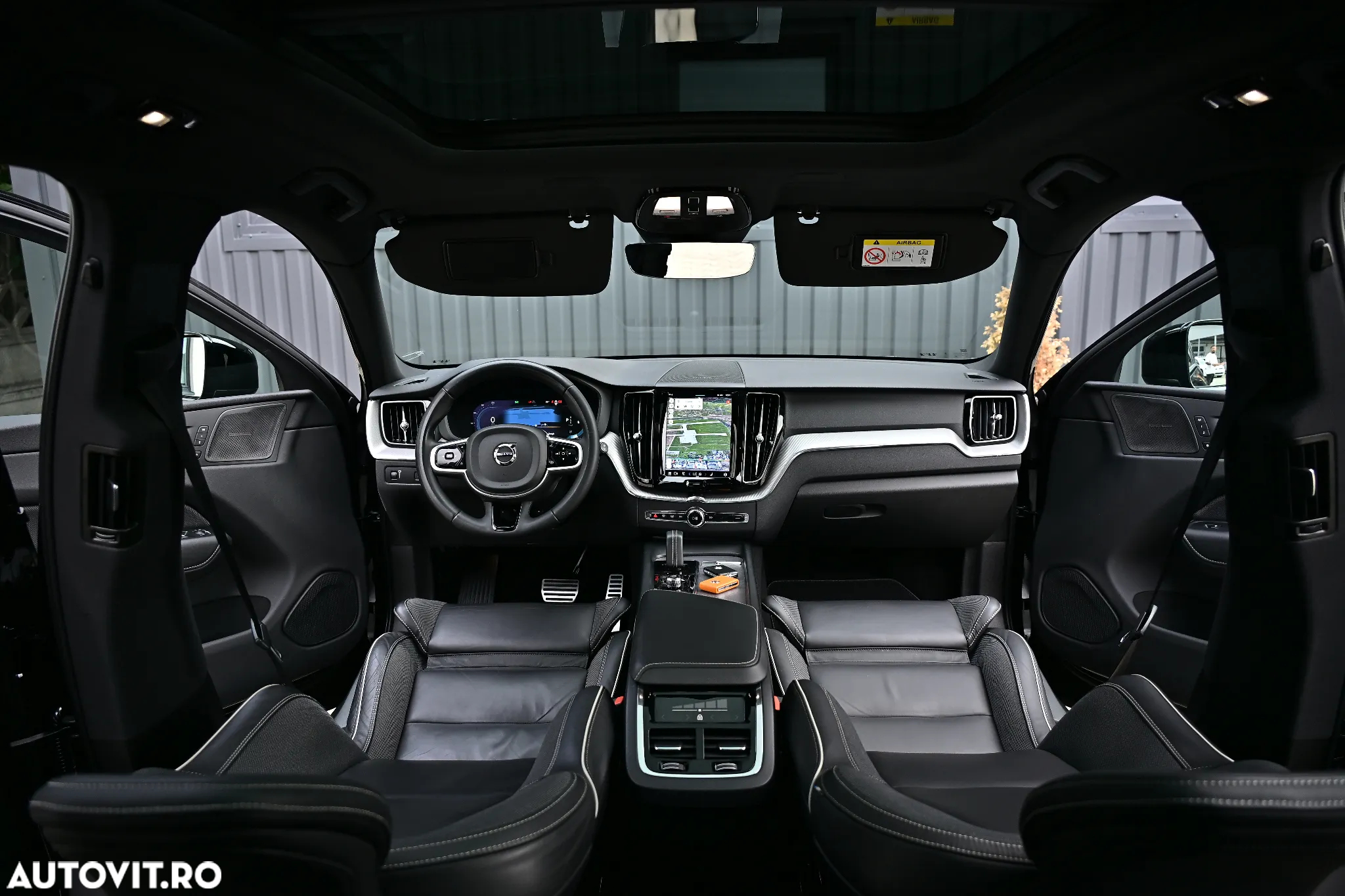 Volvo XC 60 B4 MHEV AT8 AWD R-Design - 28