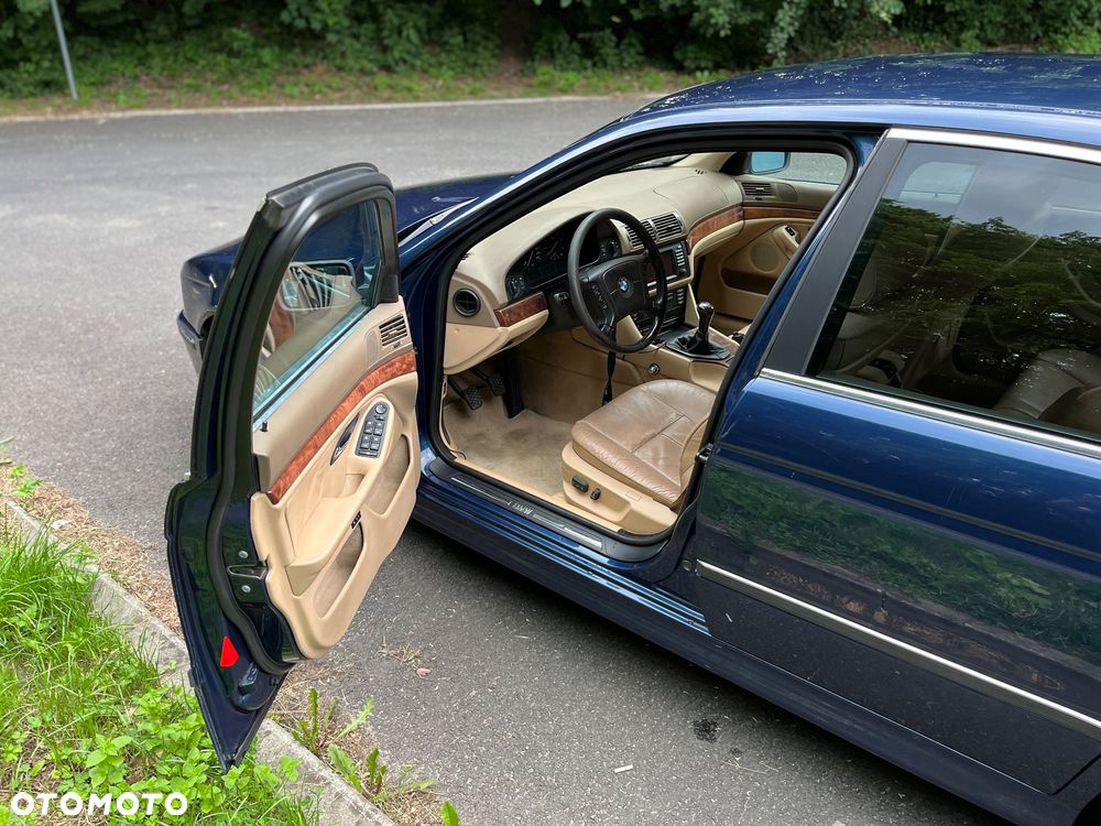 BMW Seria 5 520i - 5